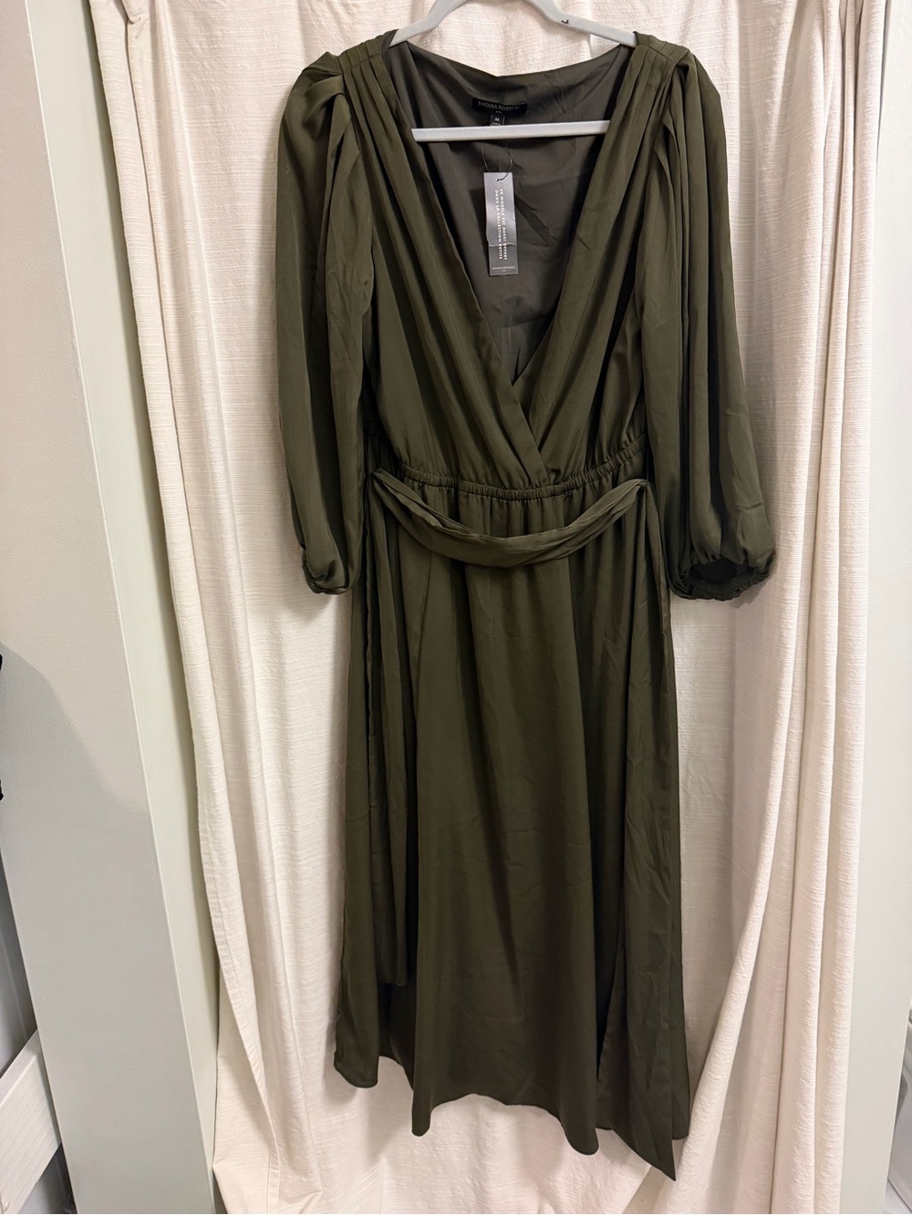 NWT Banana Republic Olive Green V-Neck Midi Dress - Picture 1 of 4